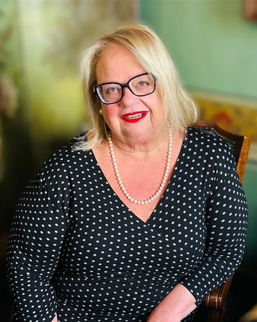 Riana Courtis, General Manager and Gemmologist