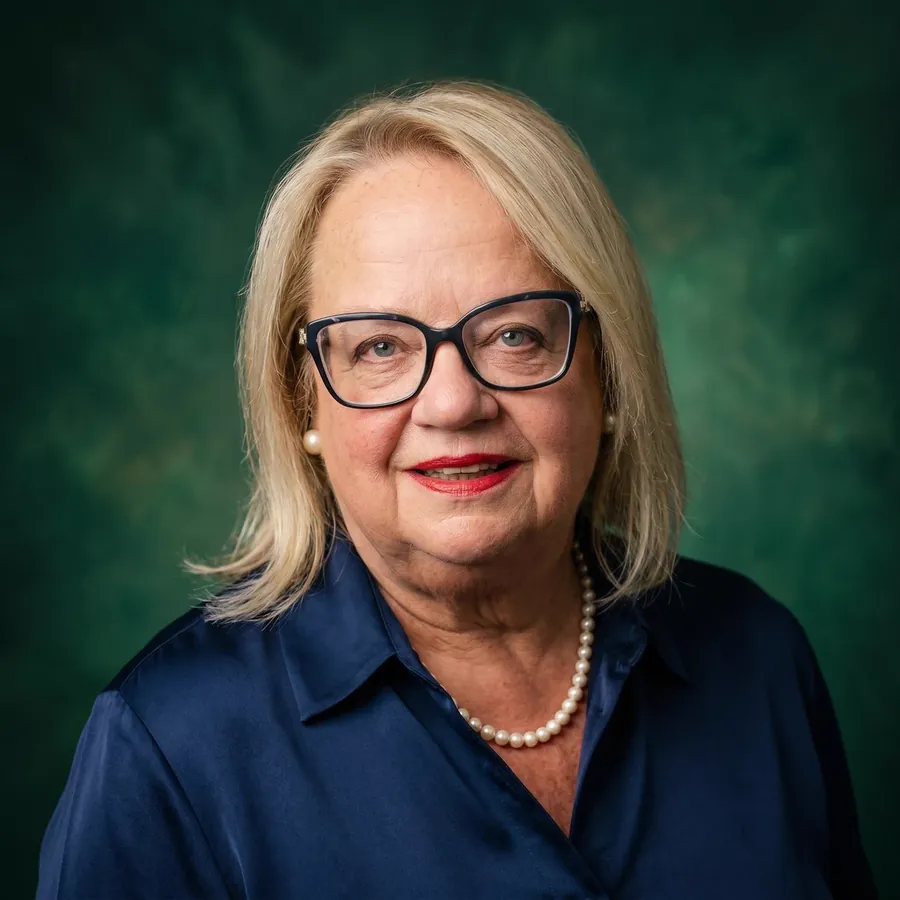 Riana Courtis, General Manager and Gemmologist